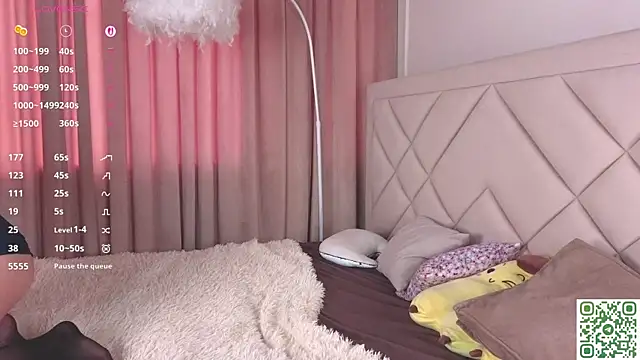 Snapshot of NormaCusson chatting on 11, 10, 2025 NormaCusson online show from 11, 10, 2025