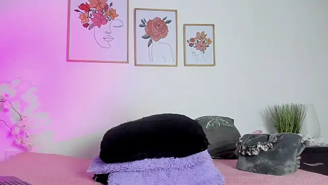 alana 111 online show from 24, 9, 2025