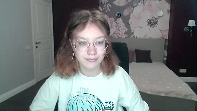 AngelinaLow online show from 18, 3, 2025