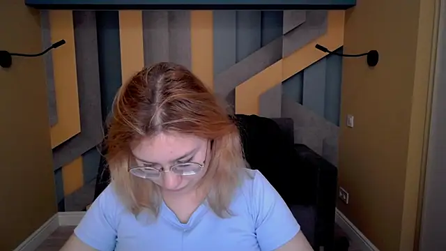 AngelinaLow online show from 5, 1, 2026