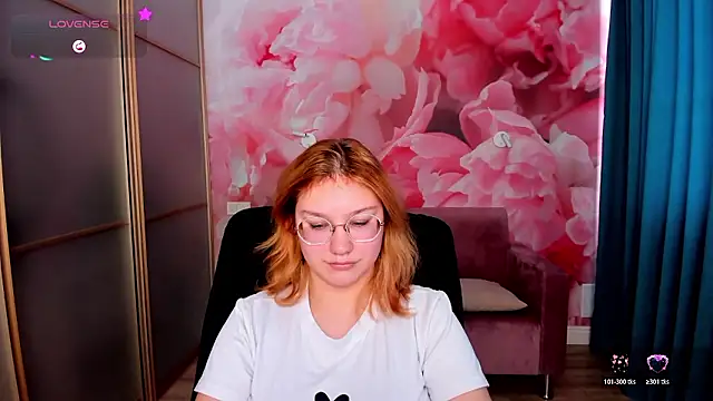 AngelinaLow online show from 13, 1, 2026