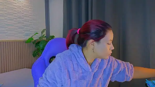 TiffanyWalk online show from 2, 10, 2025