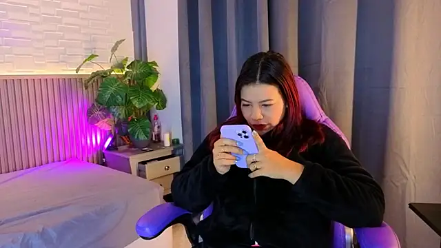 TiffanyWalk online show from 29, 11, 2025