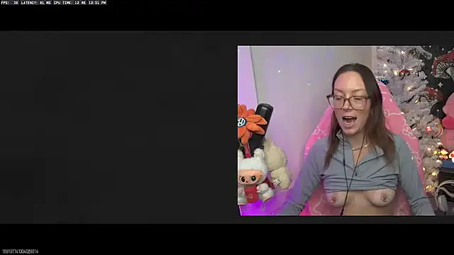 Snapshot of SpaceCowWhore chatting on 17, 12, 2025 SpaceCowWhore online show from 17, 12, 2025