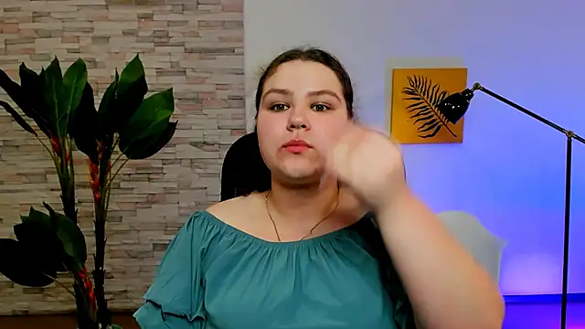 Snapshot of FlorenceAnderson chatting on 17, 3, 2025 FlorenceAnderson online show from 17, 3, 2025