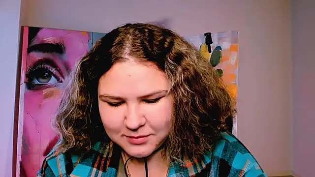 Snapshot of FlorenceAnderson chatting on 15, 9, 2025 FlorenceAnderson online show from 15, 9, 2025