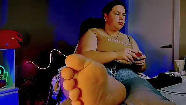 Snapshot of FlorenceAnderson chatting on 31, 10, 2025 FlorenceAnderson online show from 31, 10, 2025