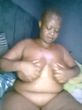 Snapshot of HerPleasure2025 chatting on 9, 11, 2025 HerPleasure2025 online show from 9, 11, 2025