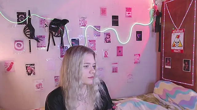 Snapshot of Your_Horny_Friends chatting on 30, 9, 2025 Your Horny Friends online show from 30, 9, 2025