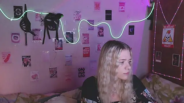 Snapshot of Your_Horny_Friends chatting on 14, 10, 2025 Your Horny Friends online show from 14, 10, 2025