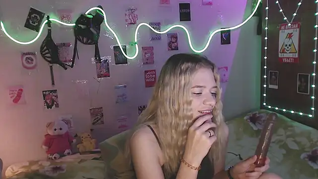 Snapshot of Your_Horny_Friends chatting on 4, 11, 2025 Your Horny Friends online show from 4, 11, 2025