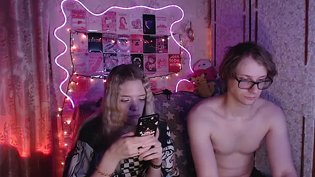 Snapshot of Your_Horny_Friends chatting on 22, 11, 2025 Your Horny Friends online show from 22, 11, 2025