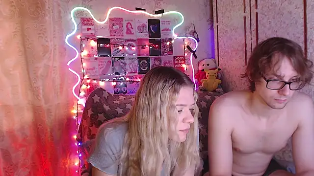 Snapshot of Your_Horny_Friends chatting on 25, 11, 2025 Your Horny Friends online show from 25, 11, 2025