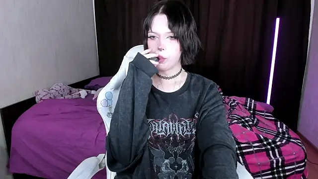 amelia mays xx online show from 11, 9, 2025