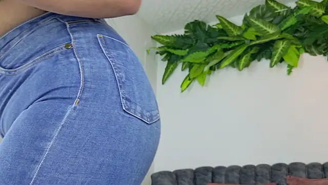 Snapshot of mollysweet11 chatting on 8, 2, 2026 mollysweet11 online show from 8, 2, 2026