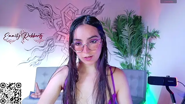Snapshot of Emmi_Roberts chatting on 30, 5, 2026 Emmi Roberts online show from 30, 5, 2026