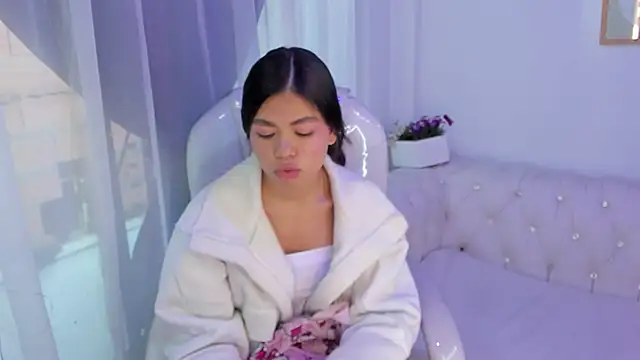 Pretty Johnson  online show from 23, 11, 2025