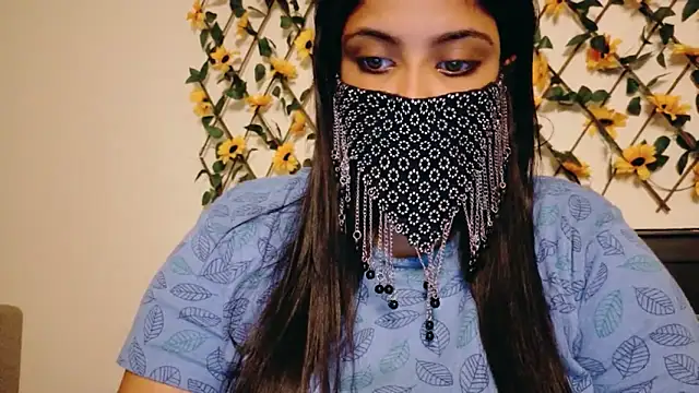 Snapshot of Tamil_hot_whiskey_girl chatting on 17, 5, 2026 Tamil hot whiskey girl online show from 17, 5, 2026