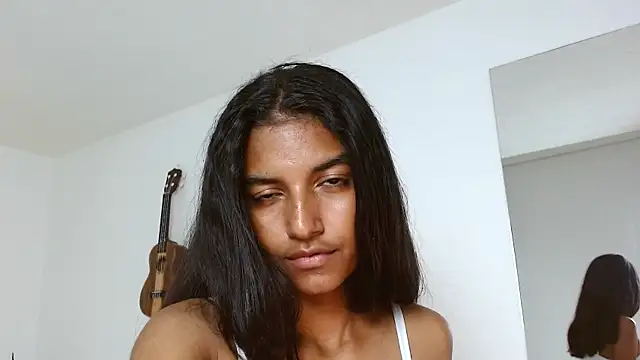 Snapshot of YuliethPetite chatting on 16, 3, 2025 YuliethPetite online show from 16, 3, 2025