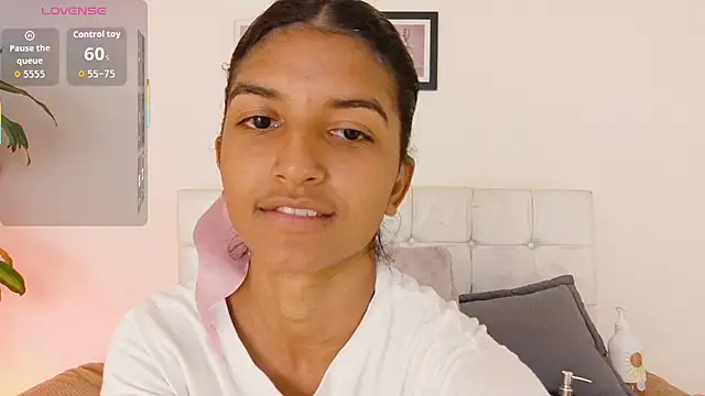 Snapshot of YuliethPetite chatting on 19, 9, 2025 YuliethPetite online show from 19, 9, 2025