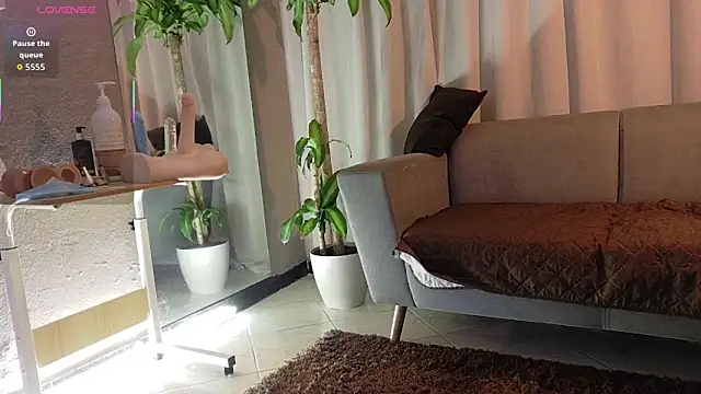 Snapshot of YuliethPetite chatting on 26, 11, 2025 YuliethPetite online show from 26, 11, 2025