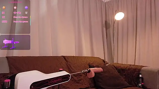 Snapshot of YuliethPetite chatting on 30, 11, 2025 YuliethPetite online show from 30, 11, 2025