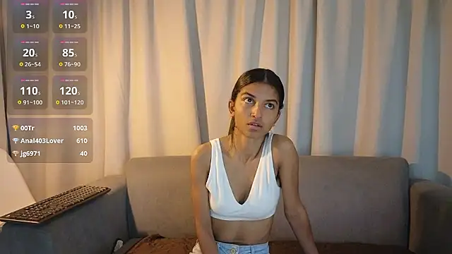 Snapshot of YuliethPetite chatting on 12, 1, 2026 YuliethPetite online show from 12, 1, 2026