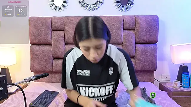 Lili Opal online show from 27, 4, 2026