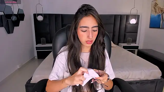 LarisaSmirnov online show from 2, 3, 2026