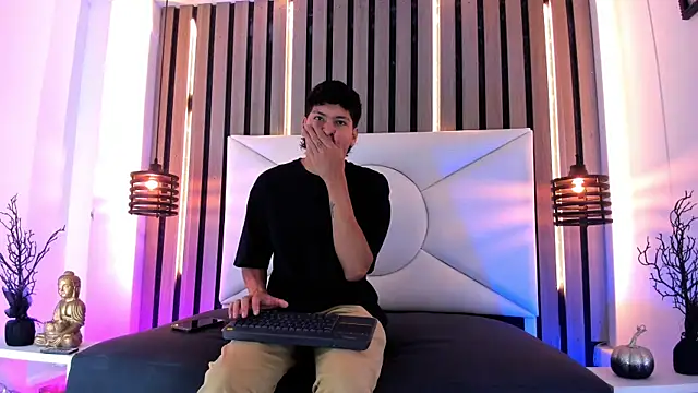 Jhojan twink online show from 20, 10, 2025