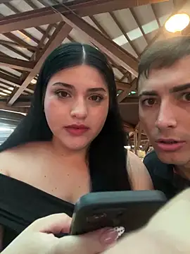 pareja curiosa19 online show from 22, 4, 2026