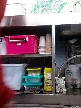 Snapshot of emiliemilf chatting on 17, 10, 2025 emiliemilf online show from 17, 10, 2025