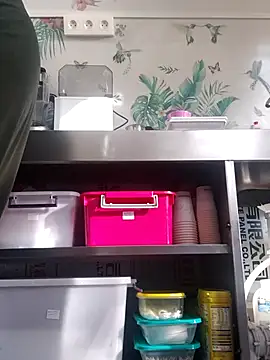 Snapshot of emiliemilf chatting on 18, 10, 2025 emiliemilf online show from 18, 10, 2025