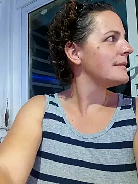 Snapshot of emiliemilf chatting on 8, 3, 2026 emiliemilf online show from 8, 3, 2026