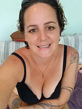 emiliemilf online show from 21, 4, 2026