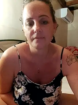 emiliemilf online show from 26, 4, 2026