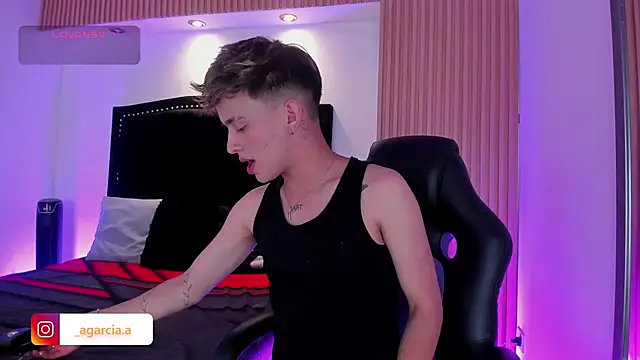 LiamWildx20 online show from 25, 4, 2026