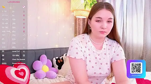 ConstanceHelms online show from 4, 4, 2026