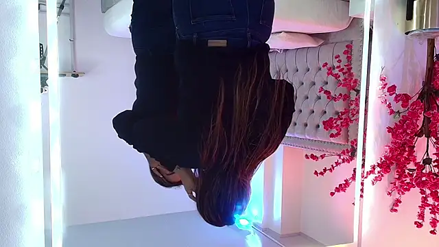 Lia adamsss online show from 18, 4, 2026