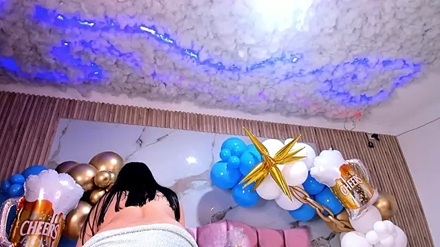 Nicolee19 online show from 1, 10, 2025