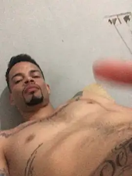 Snapshot of HenriquePhn chatting on 31, 3, 2026 HenriquePhn online show from 31, 3, 2026
