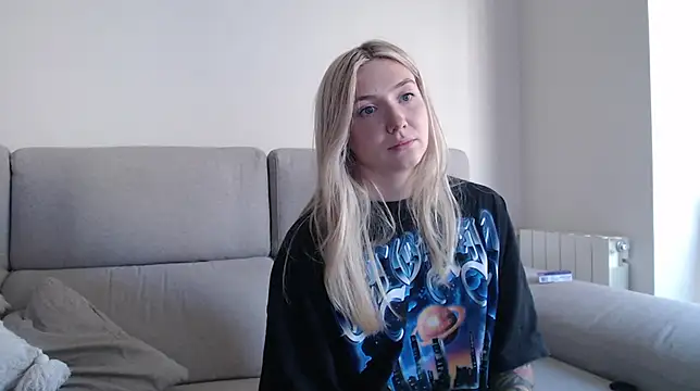 tattoobbgirl online show from 12, 9, 2025