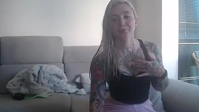 tattoobbgirl online show from 4, 11, 2025
