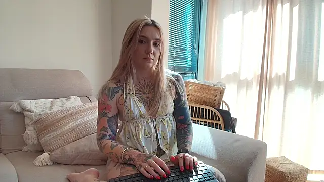 tattoobbgirl online show from 28, 4, 2026