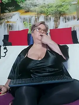 QueenPammy1 online show from 13, 11, 2025