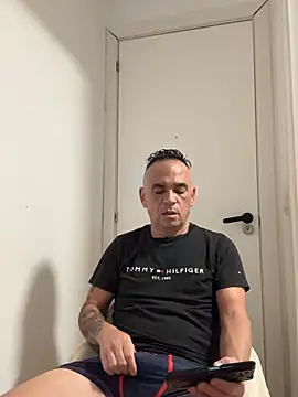 mateocali25 online show from 17, 7, 2026