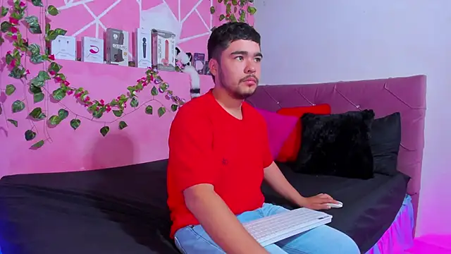  mia and mike  online show from 20, 3, 2025