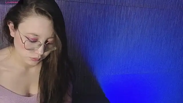 Thalia anderson online show from 28, 4, 2026