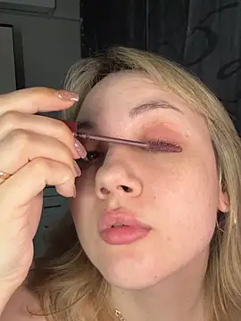 mollygirll online show from 4, 4, 2026