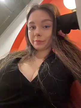 MilaBee online show from 4, 3, 2026